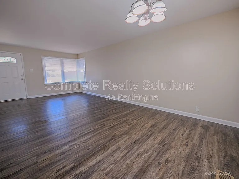 10200 Tappan Dr — Photo 23