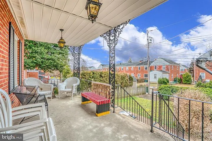 3 bed, 1280 sqft, $2,150 — Photo 4
