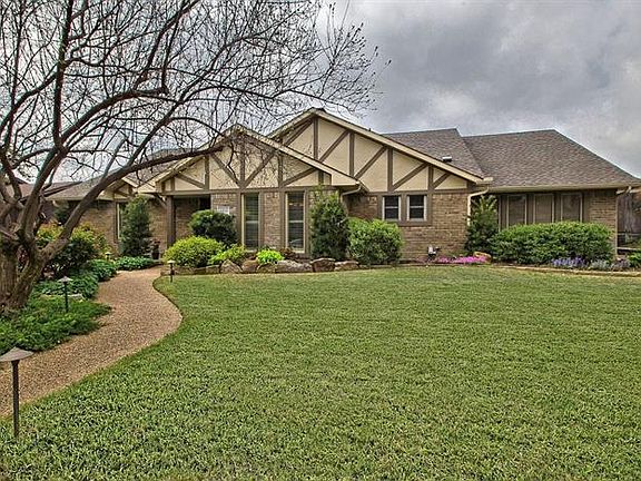 2nd image of 1816 Lake Shore Ln