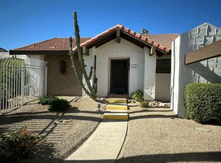 2350 Miramonte Cir E, Palm Springs, CA 92264