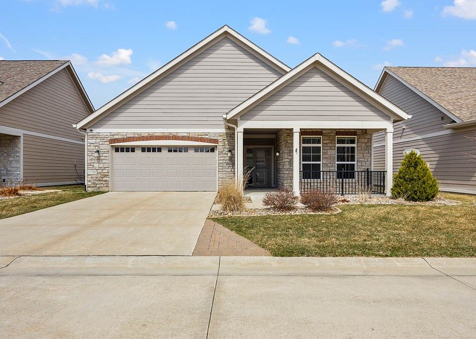 1st image of 2606 NW 39th Ln