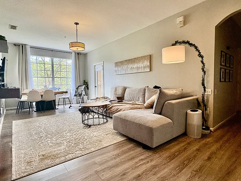 10550 Baymeadows Rd — Photo 6