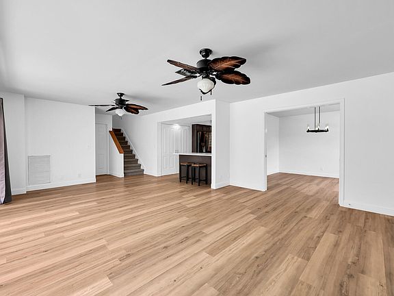 5th image of 11557 WINCHESTER Drive