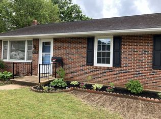 922 New St, Akron, PA 17501