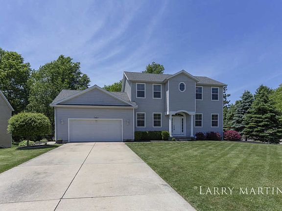 2nd image of 7427 Emerald Woods Dr SE