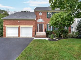 34 Strawberry Hill Rd, Branchburg, NJ 08876