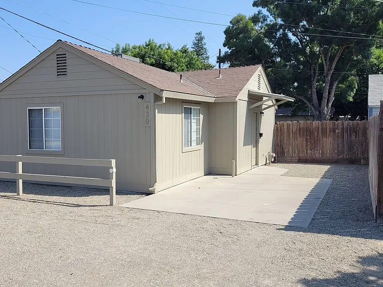 430 N Beech St — Photo 1