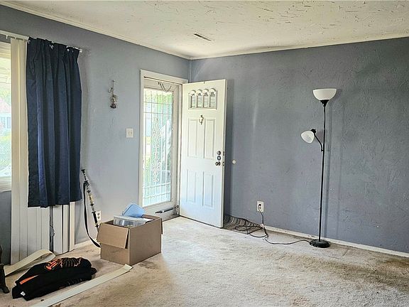 4th image of 866 E Florida Ave