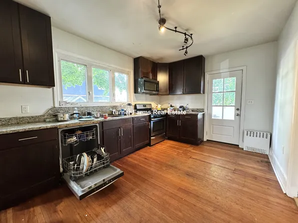 15 Taylor St, Medford, MA