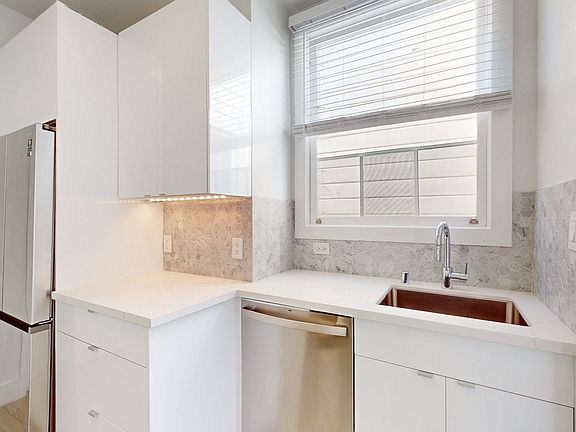 3rd image of 326 Pierce St #5
