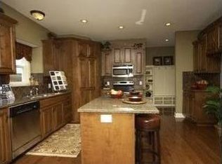 10130 N Lane Dr, Kansas City, MO 64157