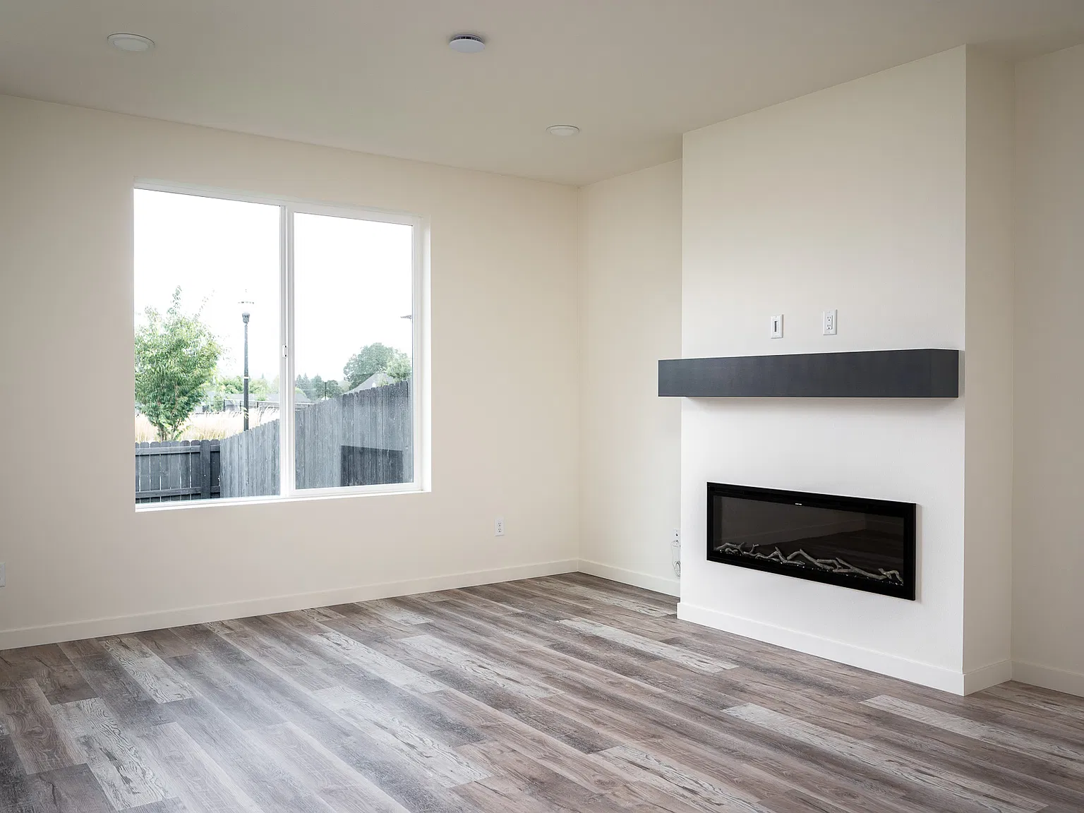 3 bed, 2.5 bath, 1734 sqft, $2,580 — Photo 4