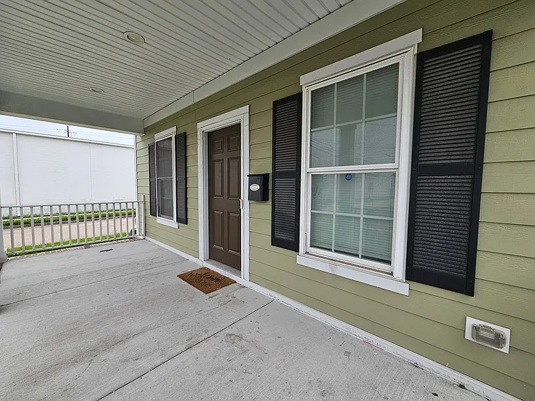 1729 Todd St — Photo 2