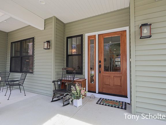 2nd image of 13268 Ferris St