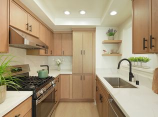 17081 Green Ln APT D, Huntington Beach, CA 92649