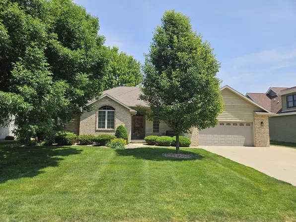 210 Barrington Dr, Bourbonnais, IL 60914