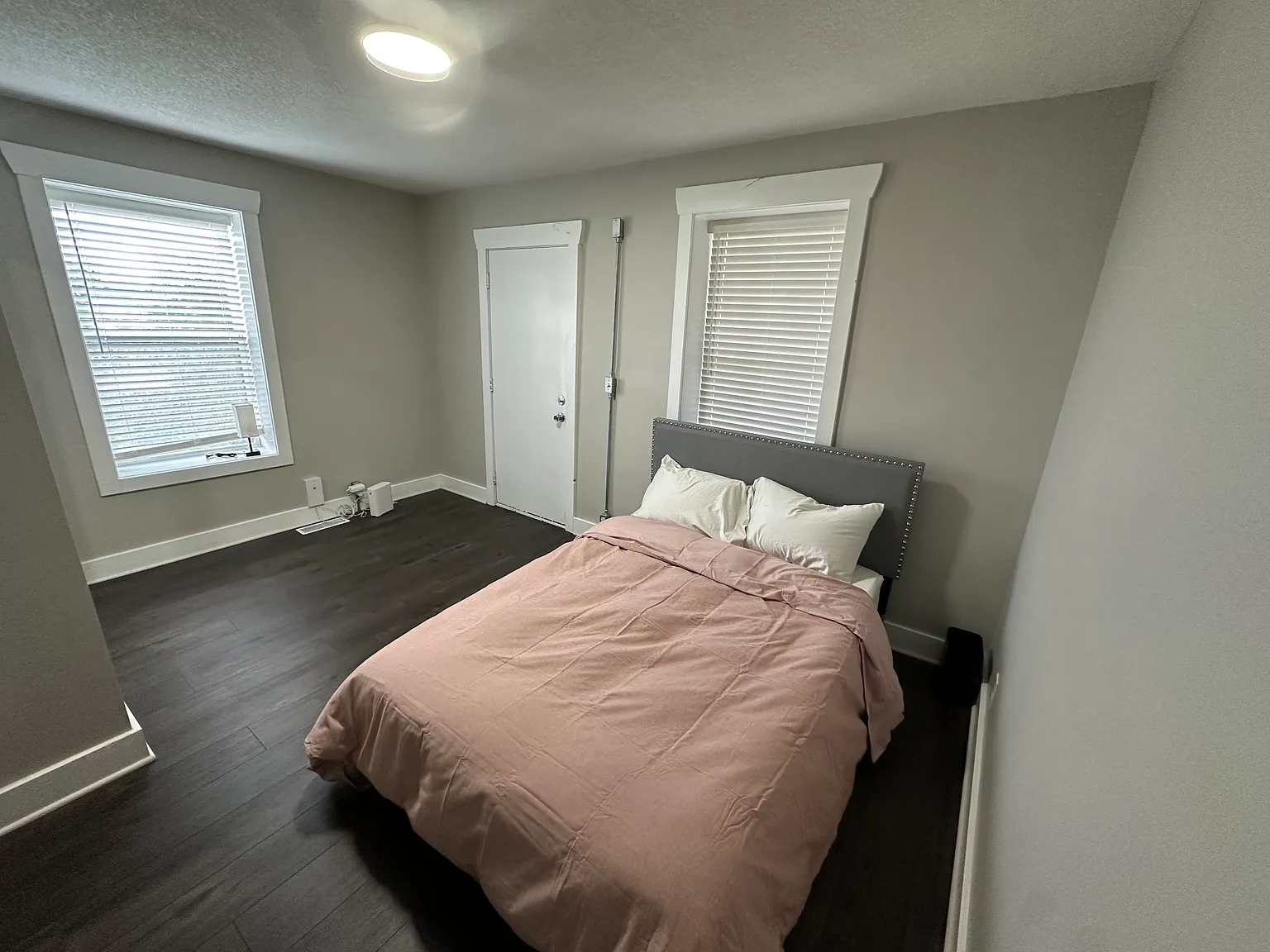 731 Lyons Ave — Photo 4