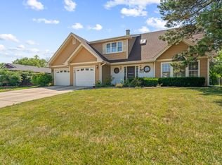 104 S Knollwood Dr, Schaumburg, IL 60193