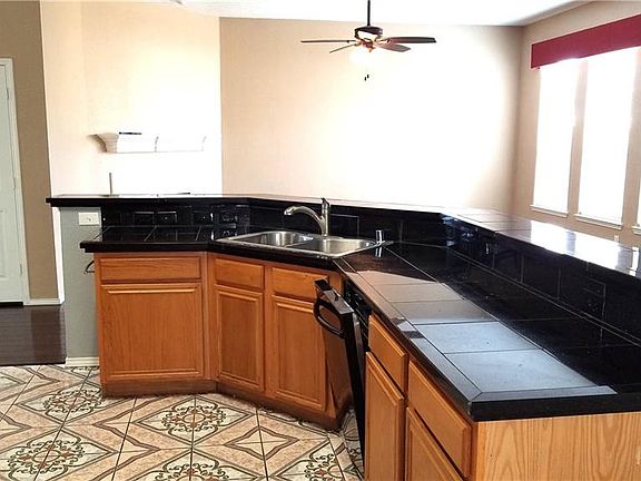 4th image of 1527 Northaven Dr