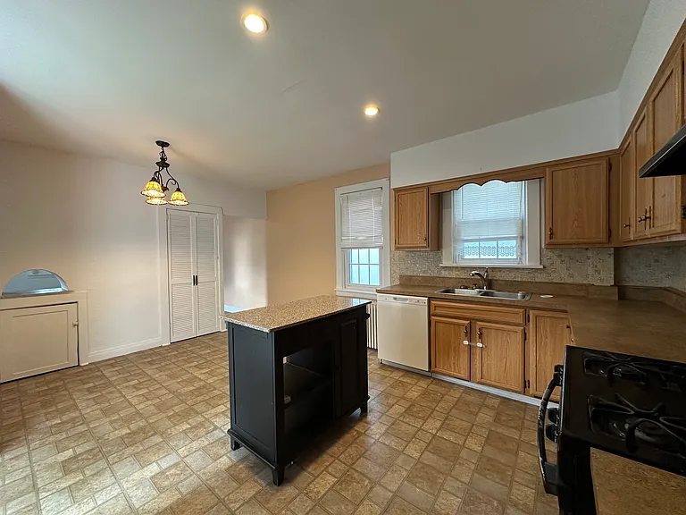 1113-1115 Schang Rd — Photo 4