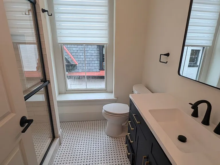 521 Garrard St #6 — Photo 15