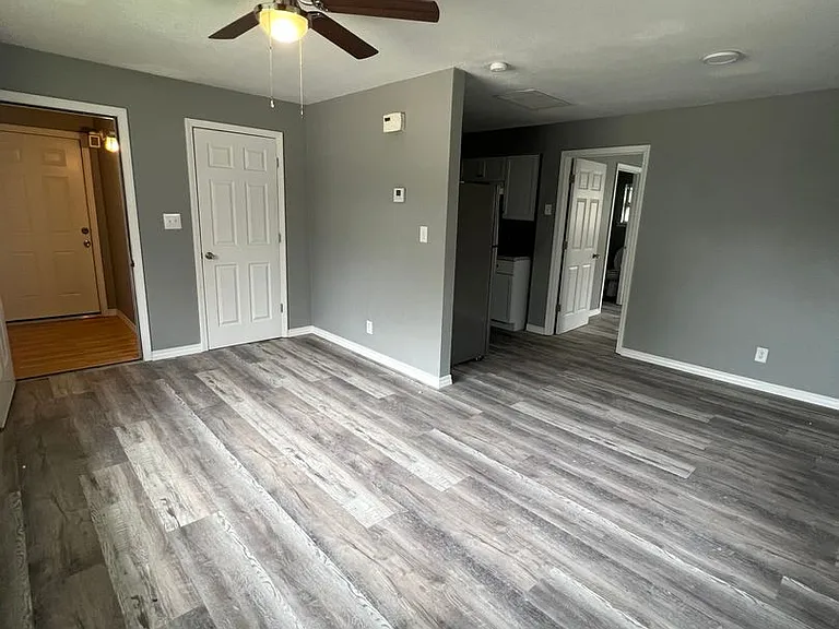 2305 N Prospect Ave #B — Photo 3