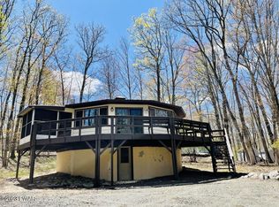 222 Gold Key Rd, Milford, PA 18337