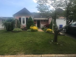 2 Kingsley Ct, Brick, NJ 08724