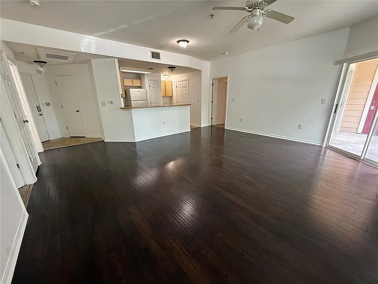 2015 Erving Cir #102 — Photo 5
