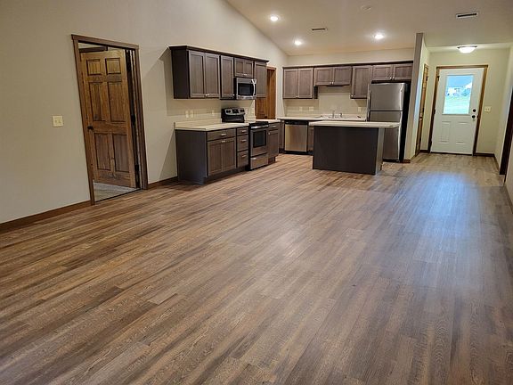 2nd image of 2442 Parkview Ln #125