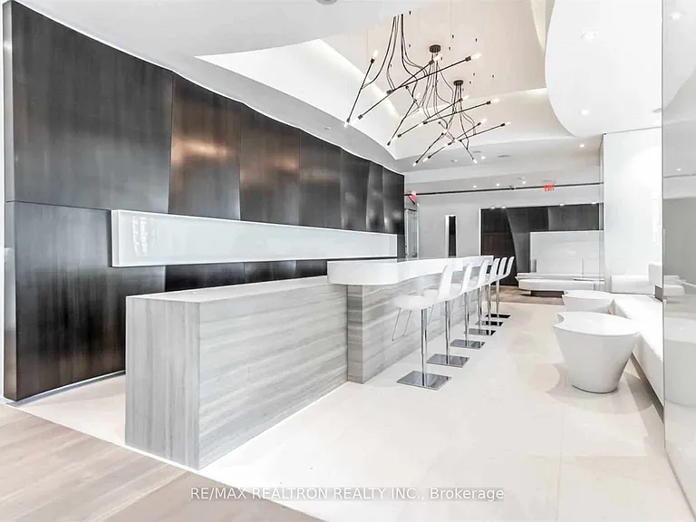 1 Bloor St E #12 — Photo 31