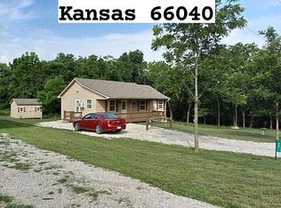 77 Sunset Cir, Linn Valley, KS 66040