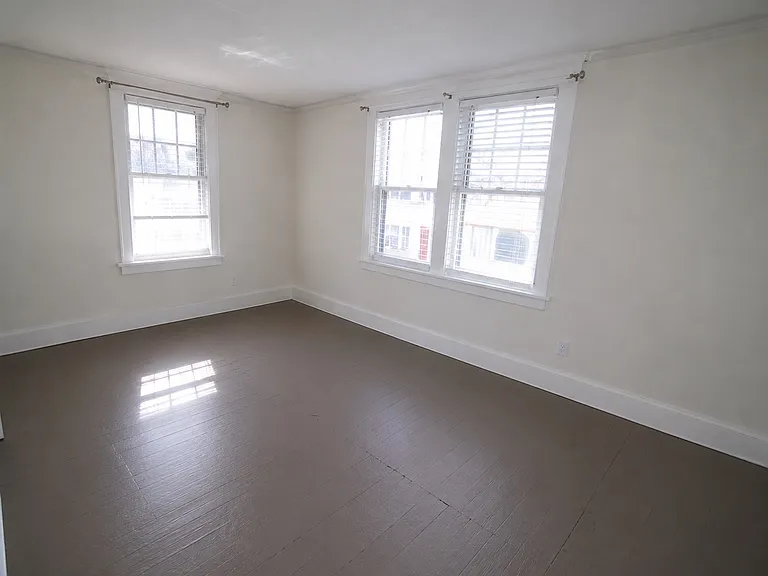 13 Park Ln — Photo 6