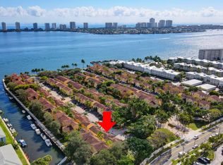 1105 Lake Shore Dr APT 205, Lake Park, FL 33403