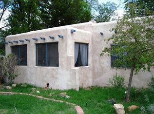 202 Dartmouth Dr SE, Albuquerque, NM 87106