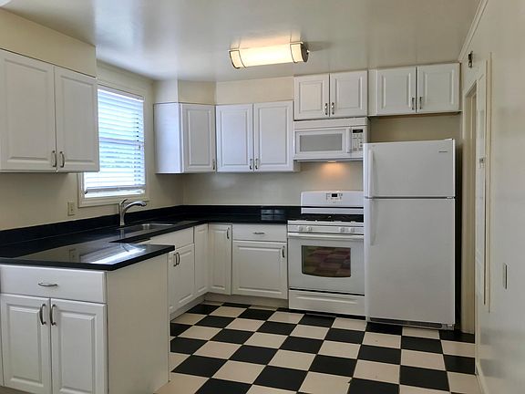 4th image of 1004 Clark Ave