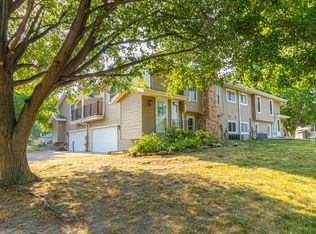 16211 Flagstaff Ct S, Rosemount, MN 55068