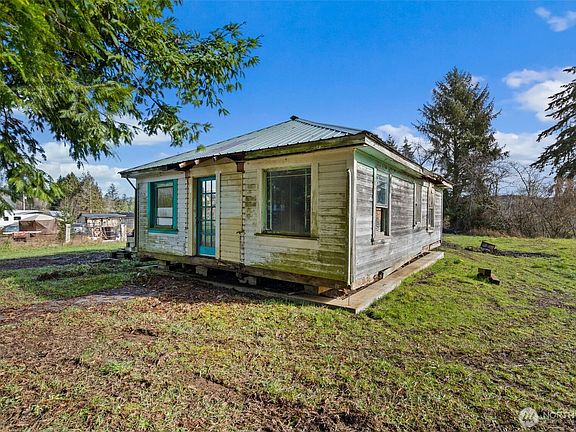 3rd image of 1587 Krause Road