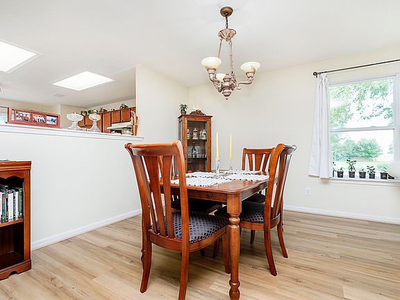 5th image of 14945 Drayton Dr