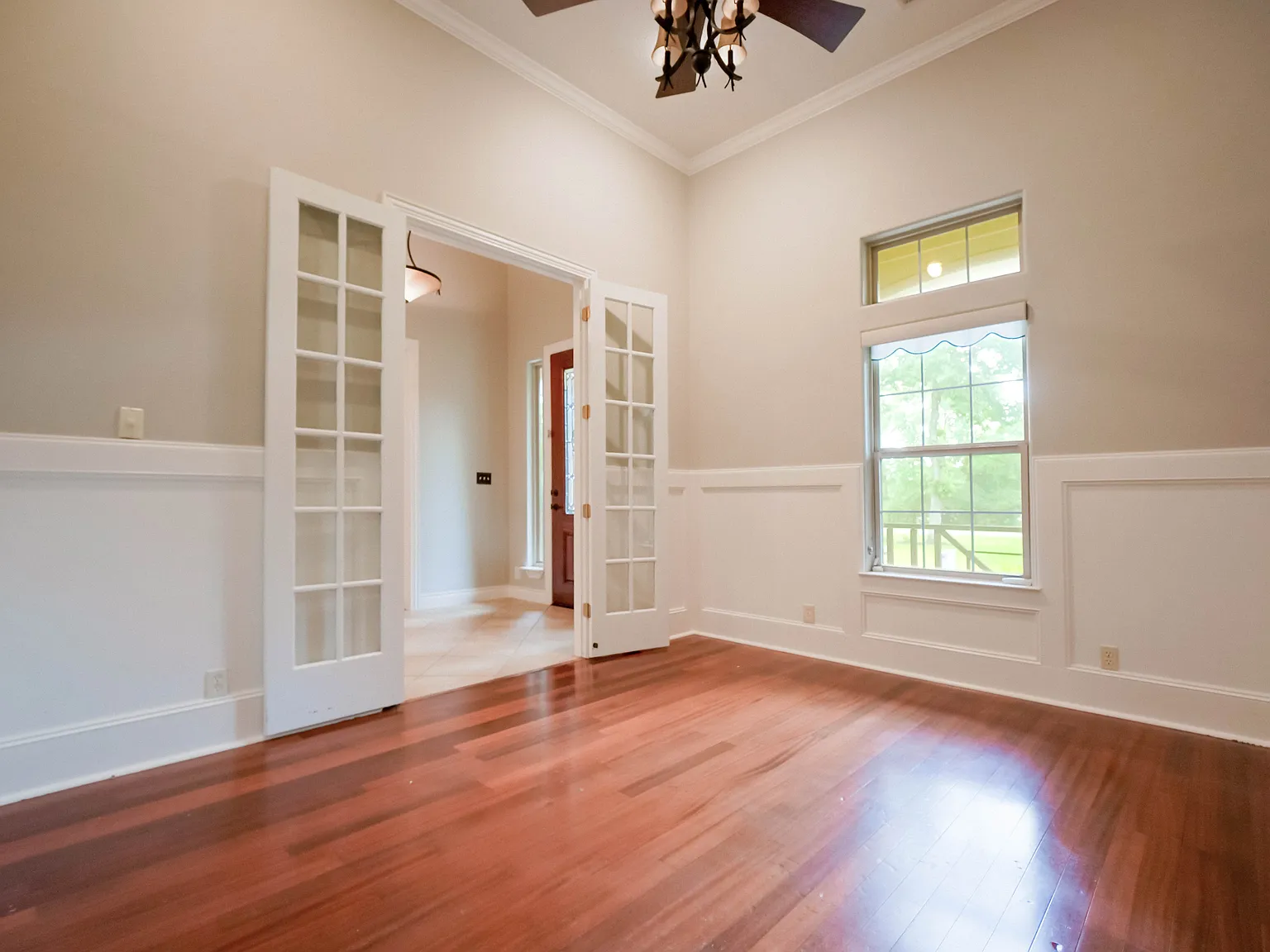 4 bed, 3.5 bath, 3084 sqft, $4,500 — Photo 2