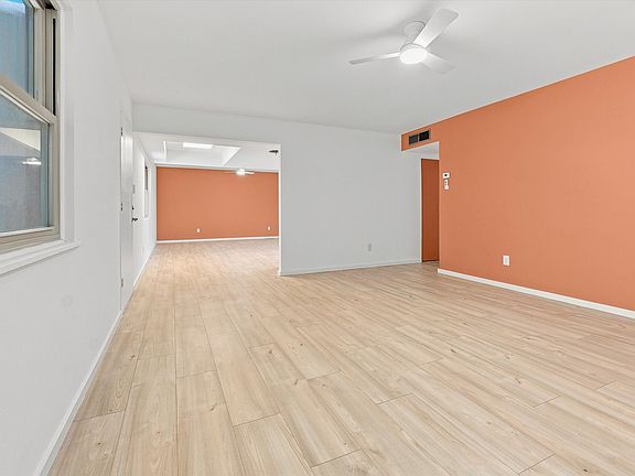 5th image of 3244 Louraine Cir