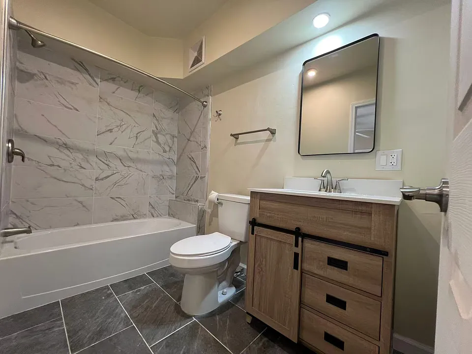 39 S 13th St #2