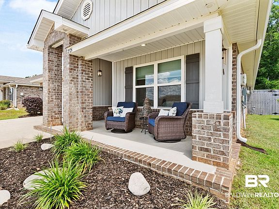 4th image of 2526 Windmere Dr E