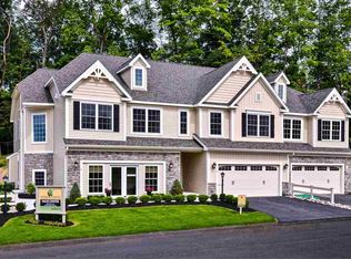 29 Ordelia Ln, Round Lake, NY 12151