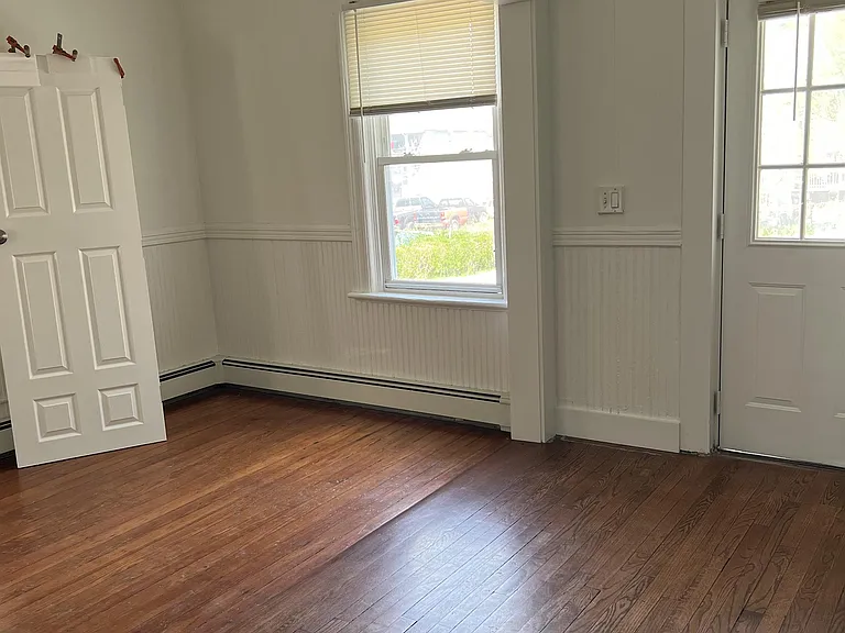 24 Taylor St — Photo 3