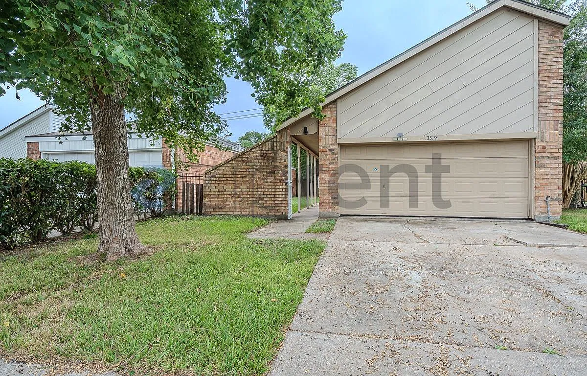 3 bed, 1469 sqft, $2,000 — Photo 1