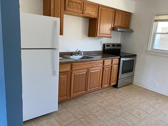 3rd image of 2321 Salem Blvd #1