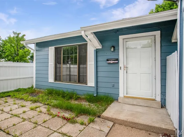 2449 Forest Shadows Dr, Saint Louis, MO 63136