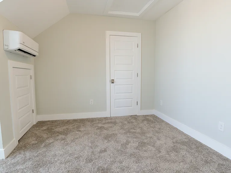 224 Langley Ave — Photo 13