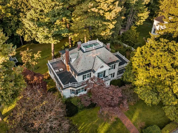 47 Hancock Ave, Newton, MA 02459